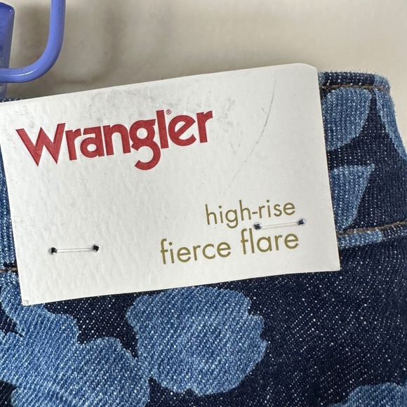 Wrangler Women's 14x32 Flare Jeans Blue Floral High-Rise Fierce Flare NEW - Picture 5 of 16